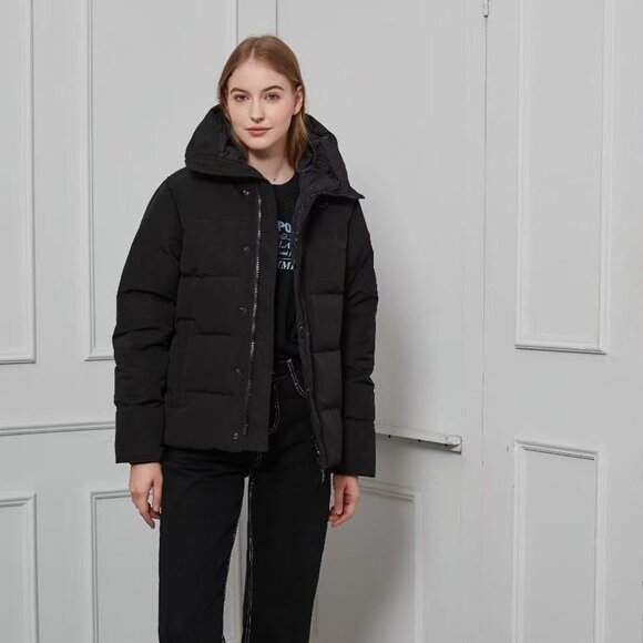 Canada Goose Women’s Down Coat – Black - Picture 7 of 7